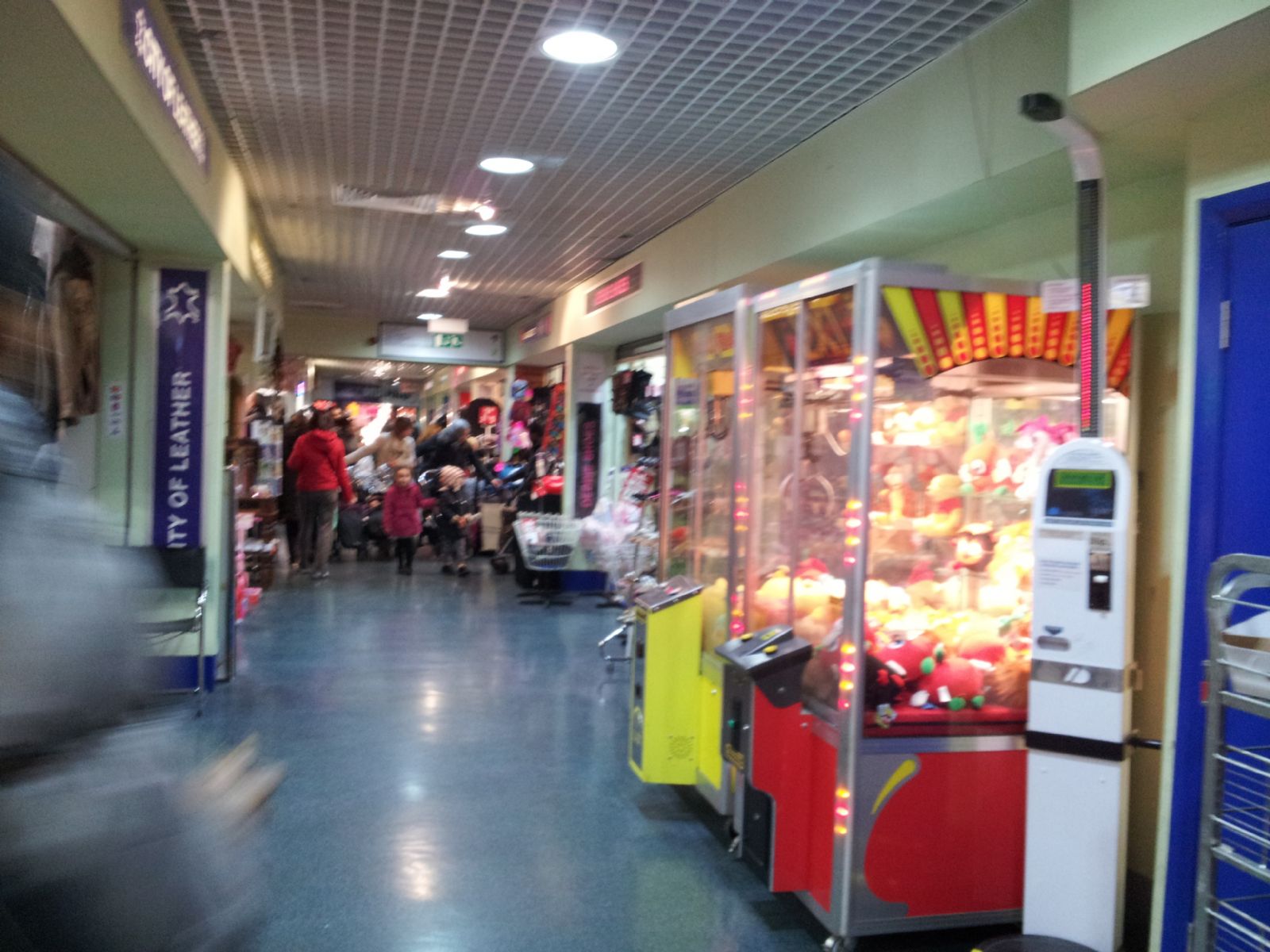 STRATFORD SHOPPING CENTRE